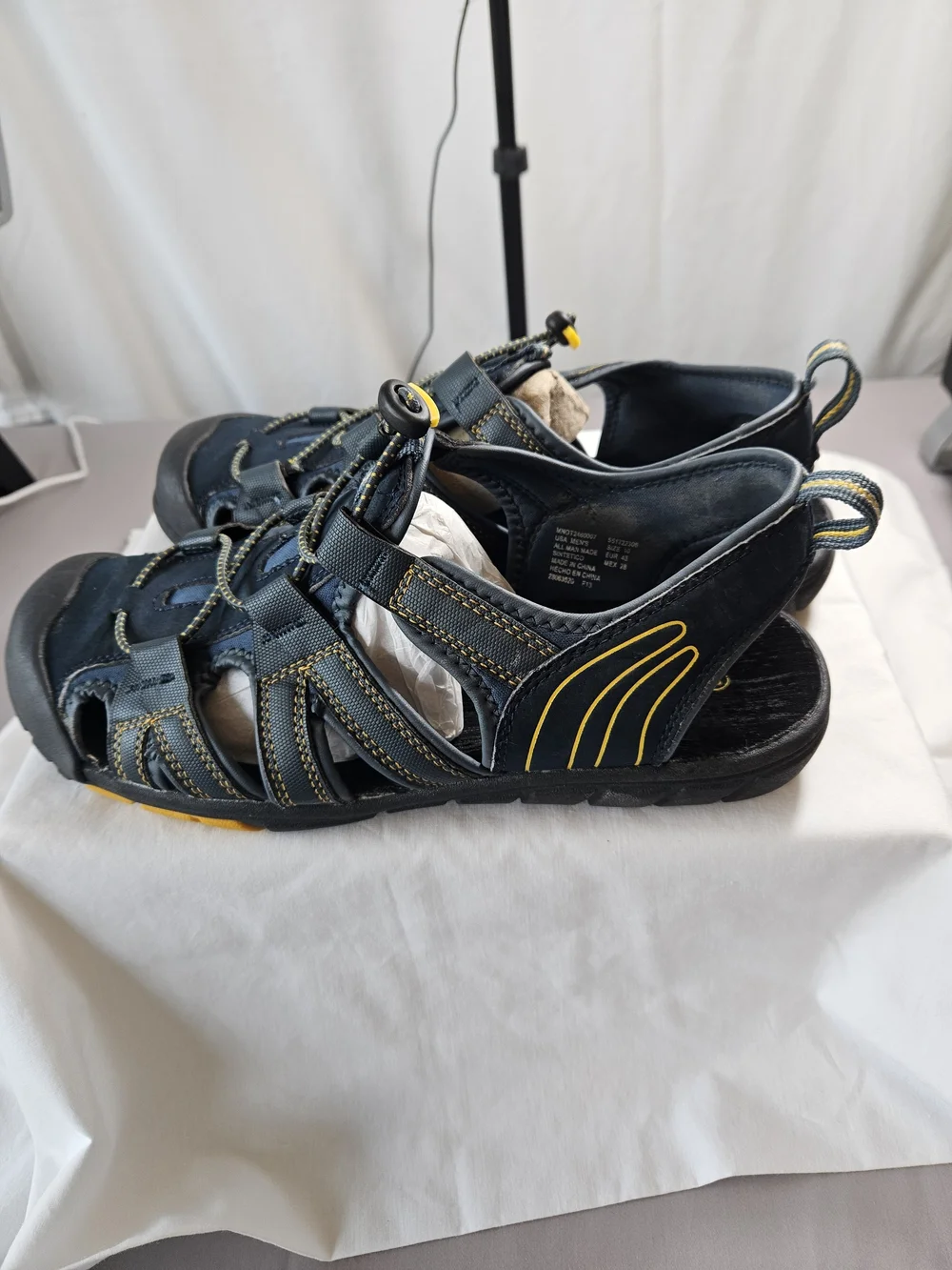 OZARK Trail Outdoor Closed-Toe Sport Sandals - Navy with Yellow Stitching Sz 10